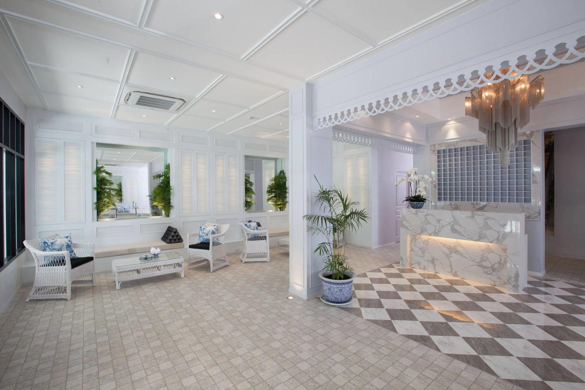 K Maison Boutique Hotel Банкок Екстериор снимка